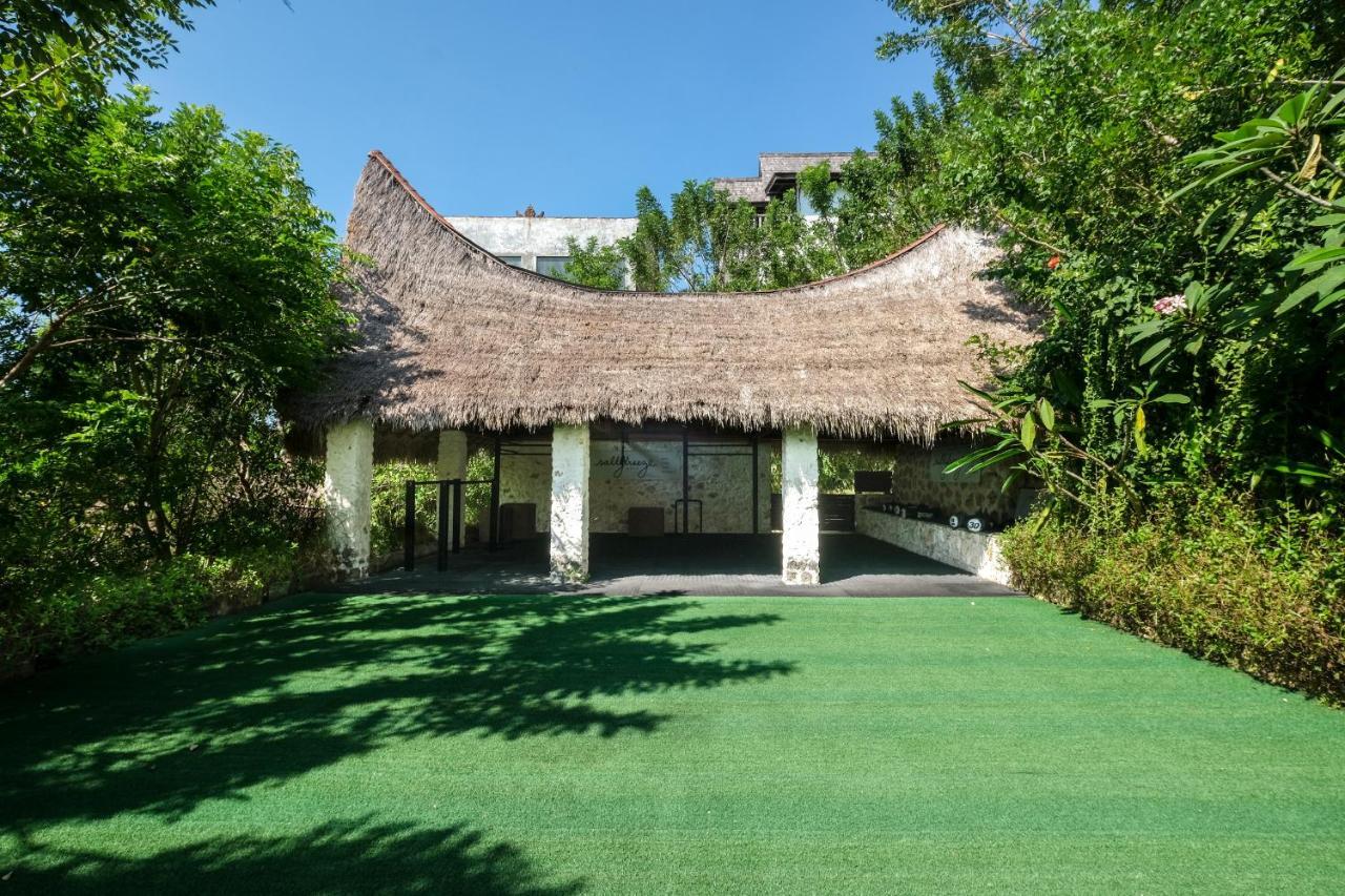Salty Breeze Bali Hotel อูงาซัน ภายนอก รูปภาพ