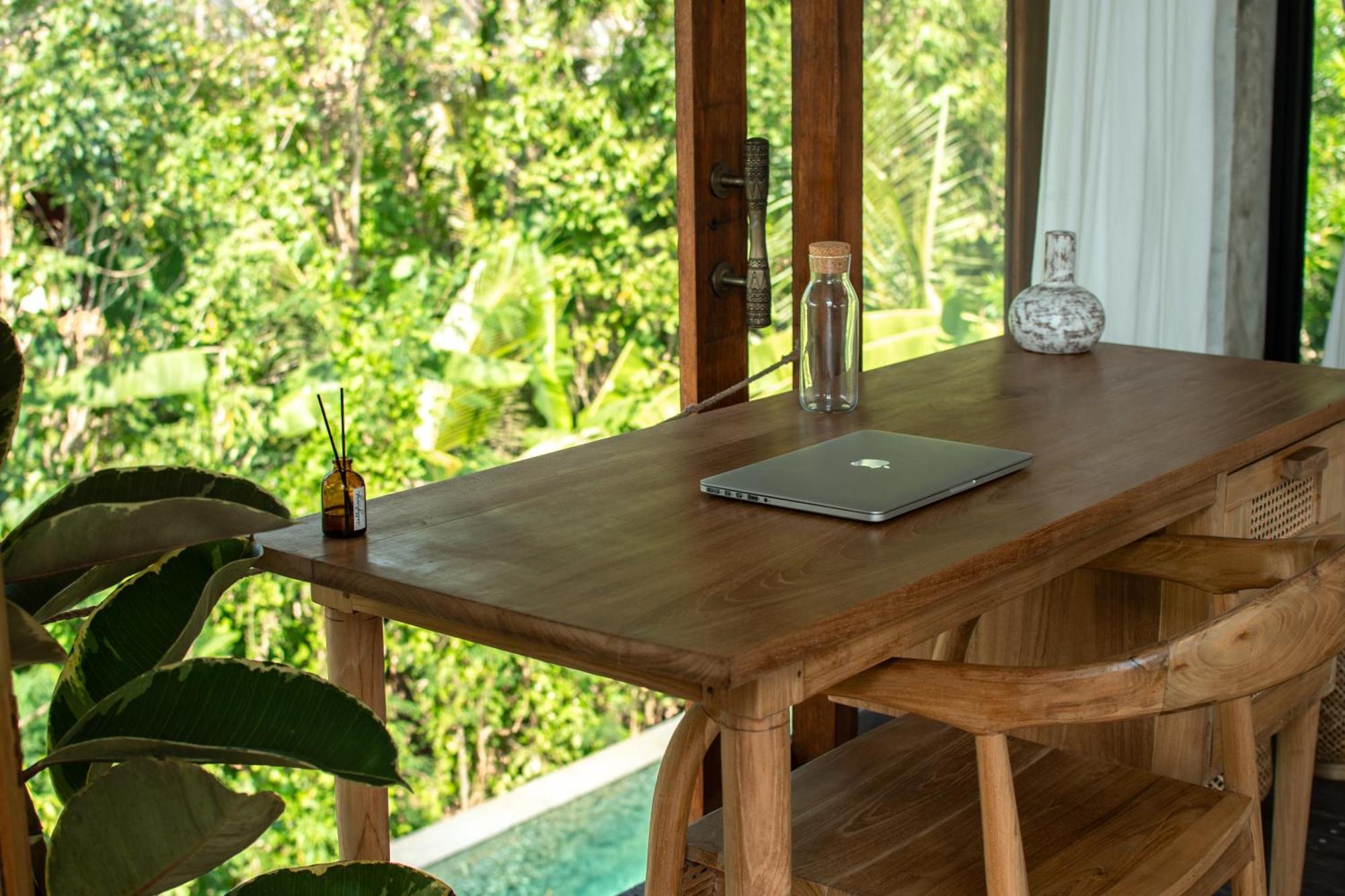Salty Breeze Bali Hotel อูงาซัน ภายนอก รูปภาพ