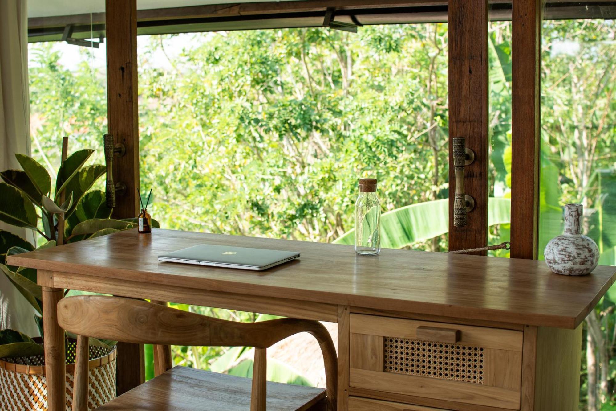 Salty Breeze Bali Hotel อูงาซัน ภายนอก รูปภาพ