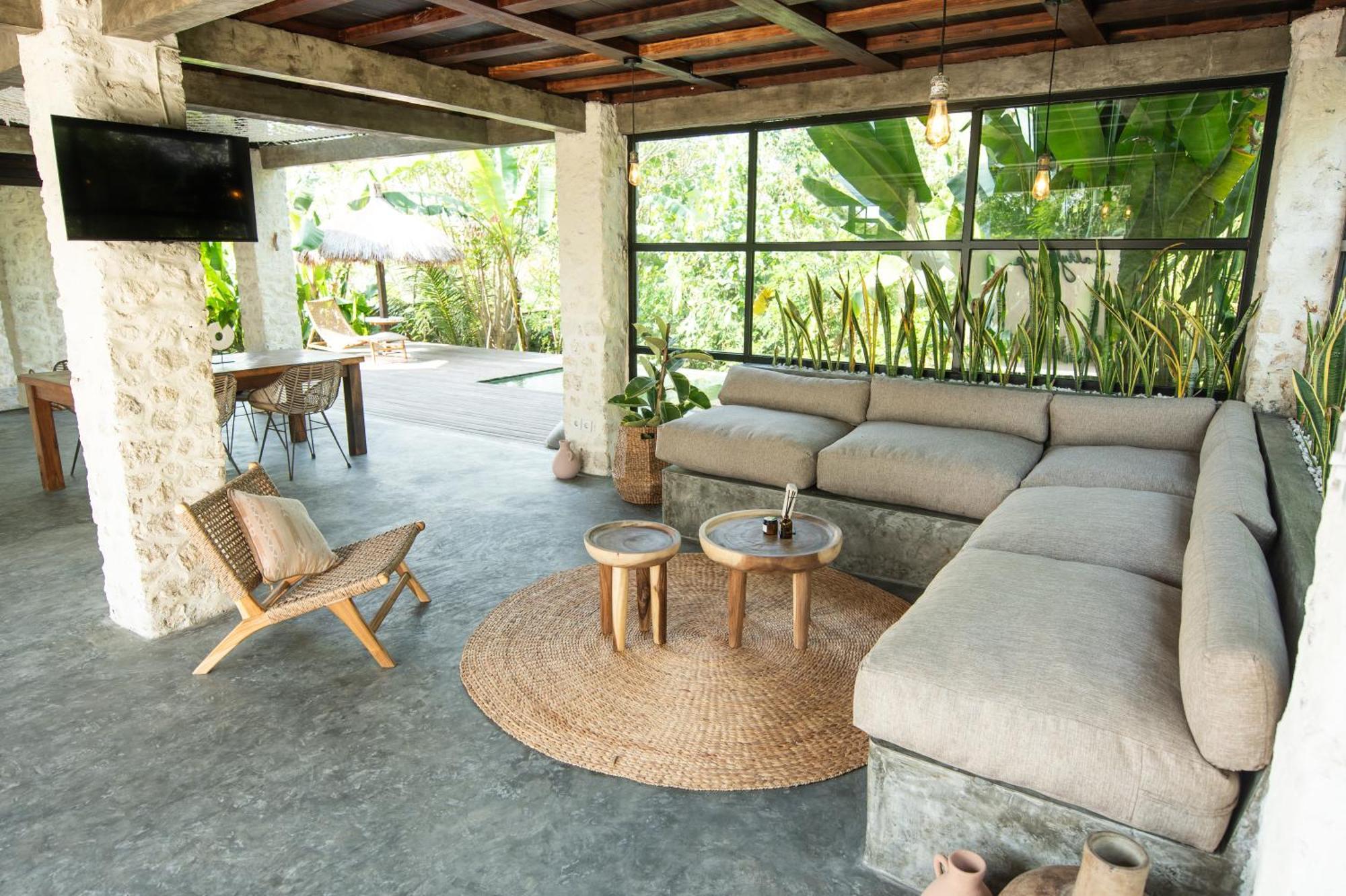 Salty Breeze Bali Hotel อูงาซัน ภายนอก รูปภาพ