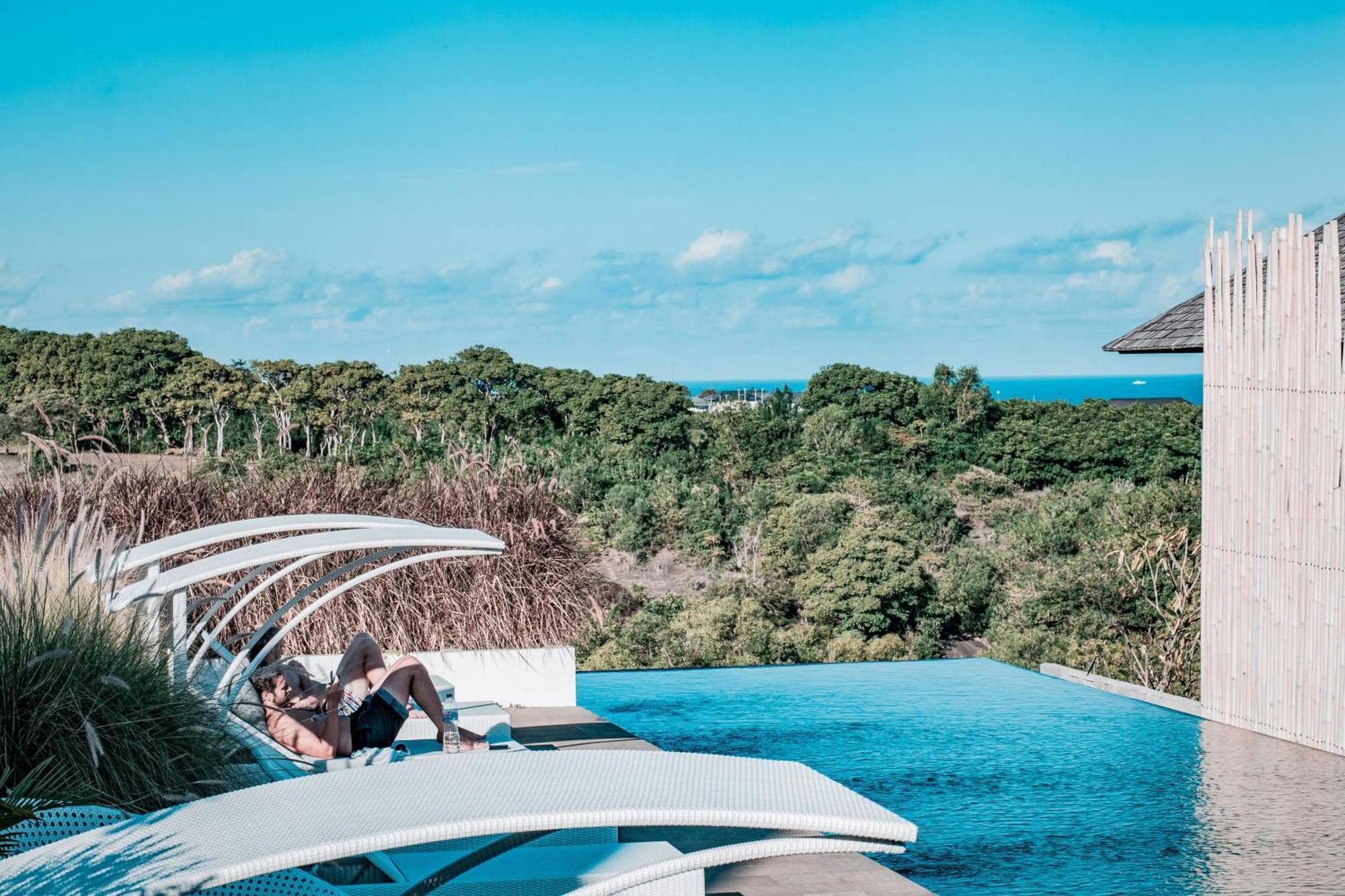 Salty Breeze Bali Hotel อูงาซัน ภายนอก รูปภาพ