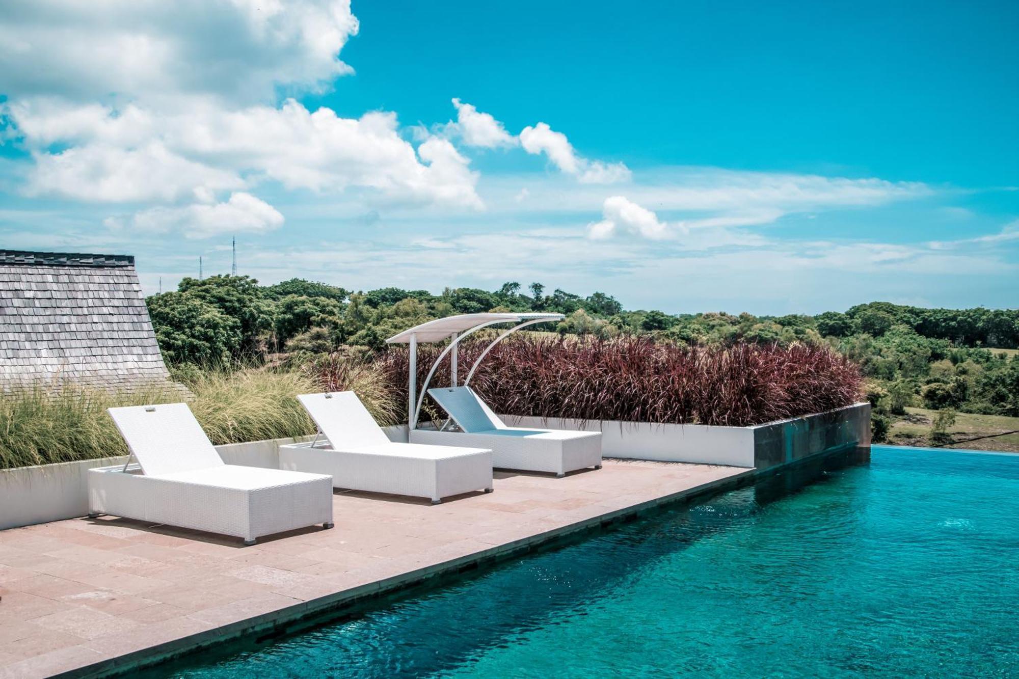 Salty Breeze Bali Hotel อูงาซัน ภายนอก รูปภาพ